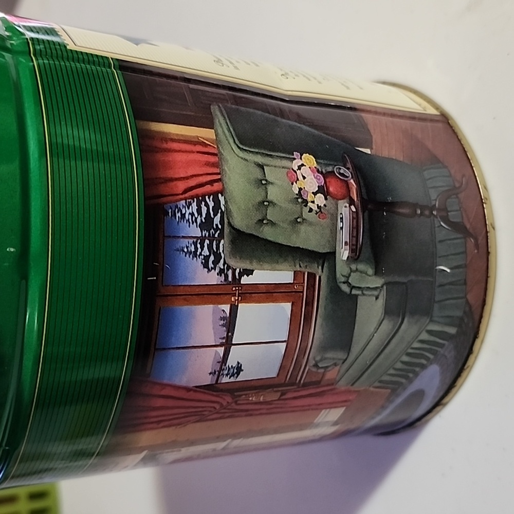 PLANTERS 1997 LIMITED EDITION TIN CAN. 1RST IN A SERIES. - Picture 2 of 8